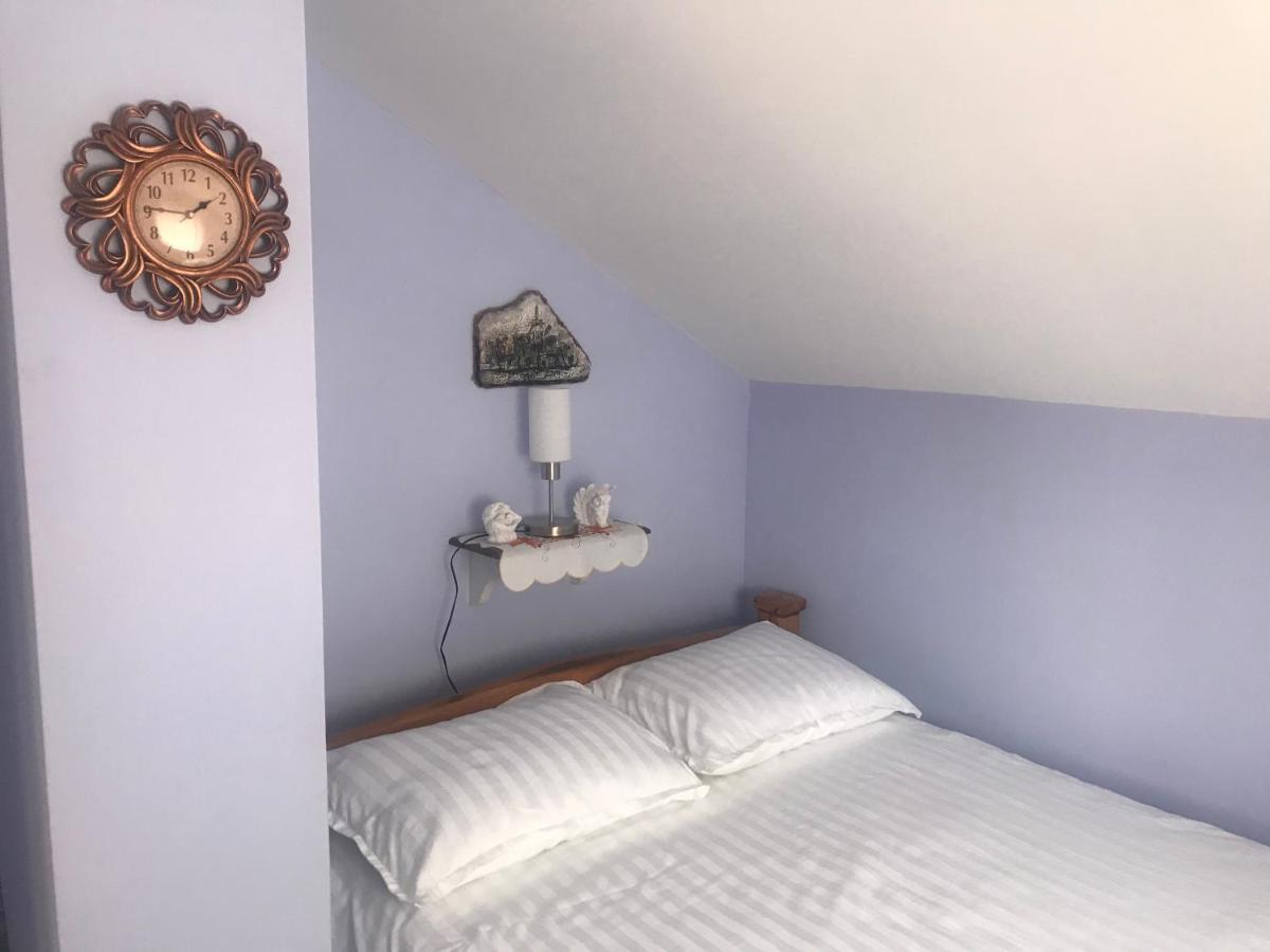 Kuca Za Odmor Magdalena&V Apartment คาปรินา ภายนอก รูปภาพ