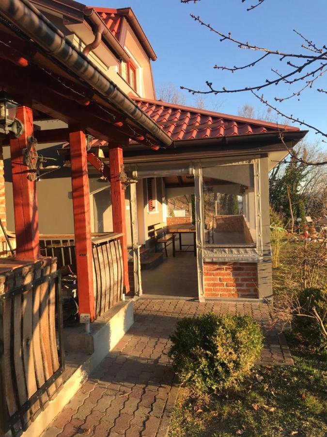 Kuca Za Odmor Magdalena&V Apartment คาปรินา ภายนอก รูปภาพ