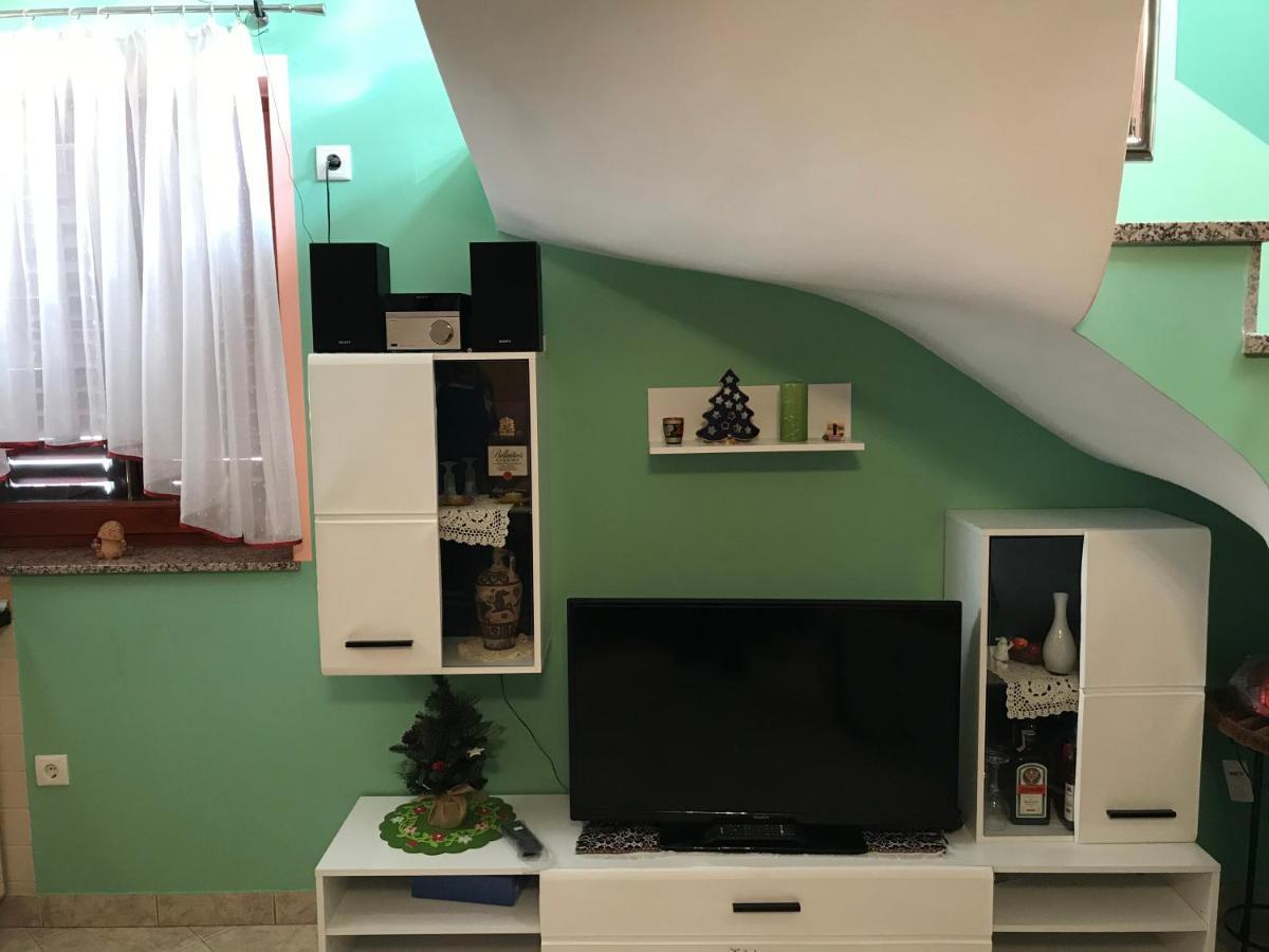 Kuca Za Odmor Magdalena&V Apartment คาปรินา ภายนอก รูปภาพ